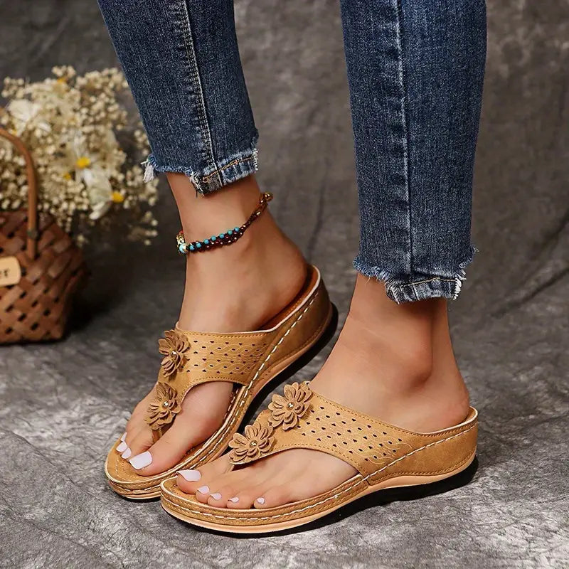 Hak slippers sale