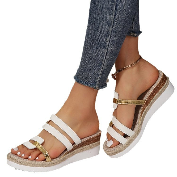 GS Instap Sandalen | Trendy sandalen met sleehak en gouden details voor dames